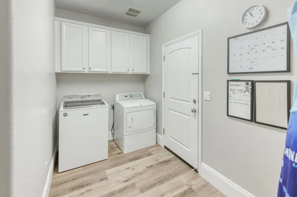 $770,000 | 3076 Portals Avenue, Clovis, CA 93619