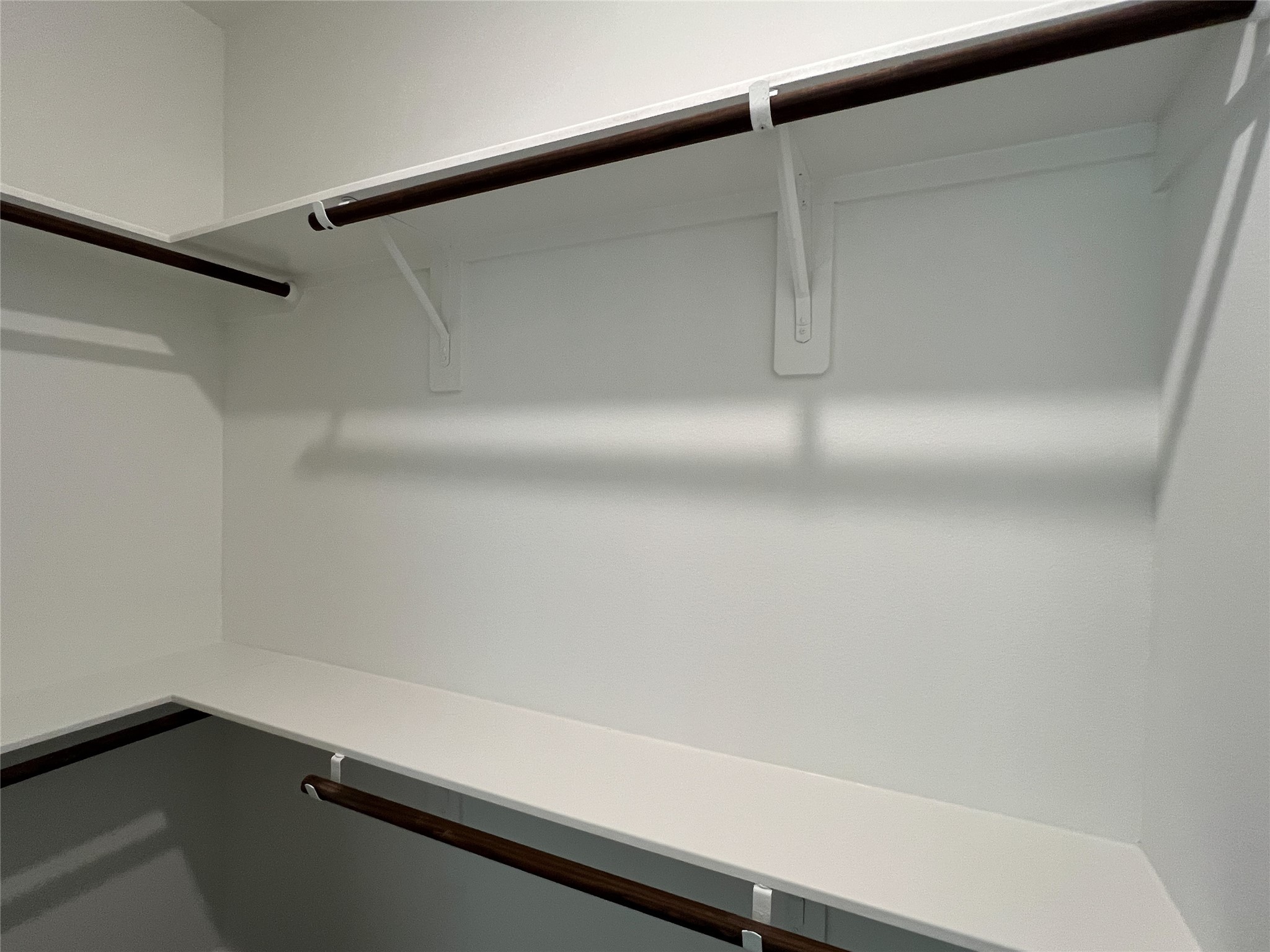 126 Lakeland Circle Rosharon, TX 77583 - Photo 33 of 41 Walking closet