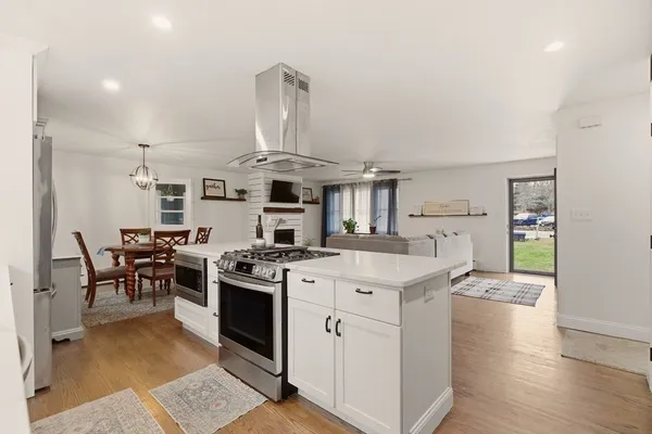 $589,000 | 739 East, Tiverton, RI 02878