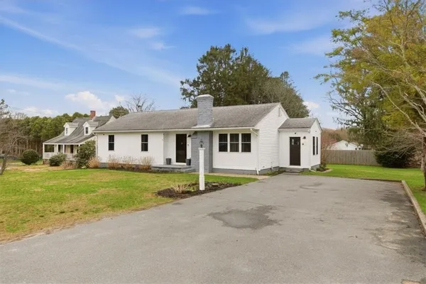 $589,000 | 739 East, Tiverton, RI 02878