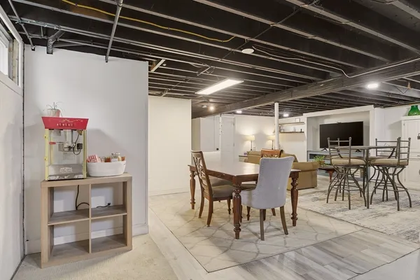 $589,000 | 739 East, Tiverton, RI 02878