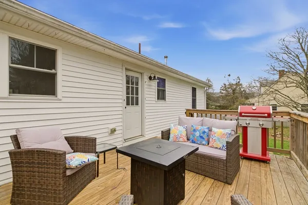 $589,000 | 739 East, Tiverton, RI 02878