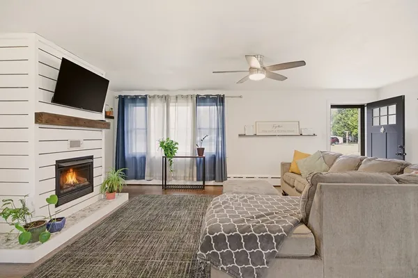 $589,000 | 739 East, Tiverton, RI 02878