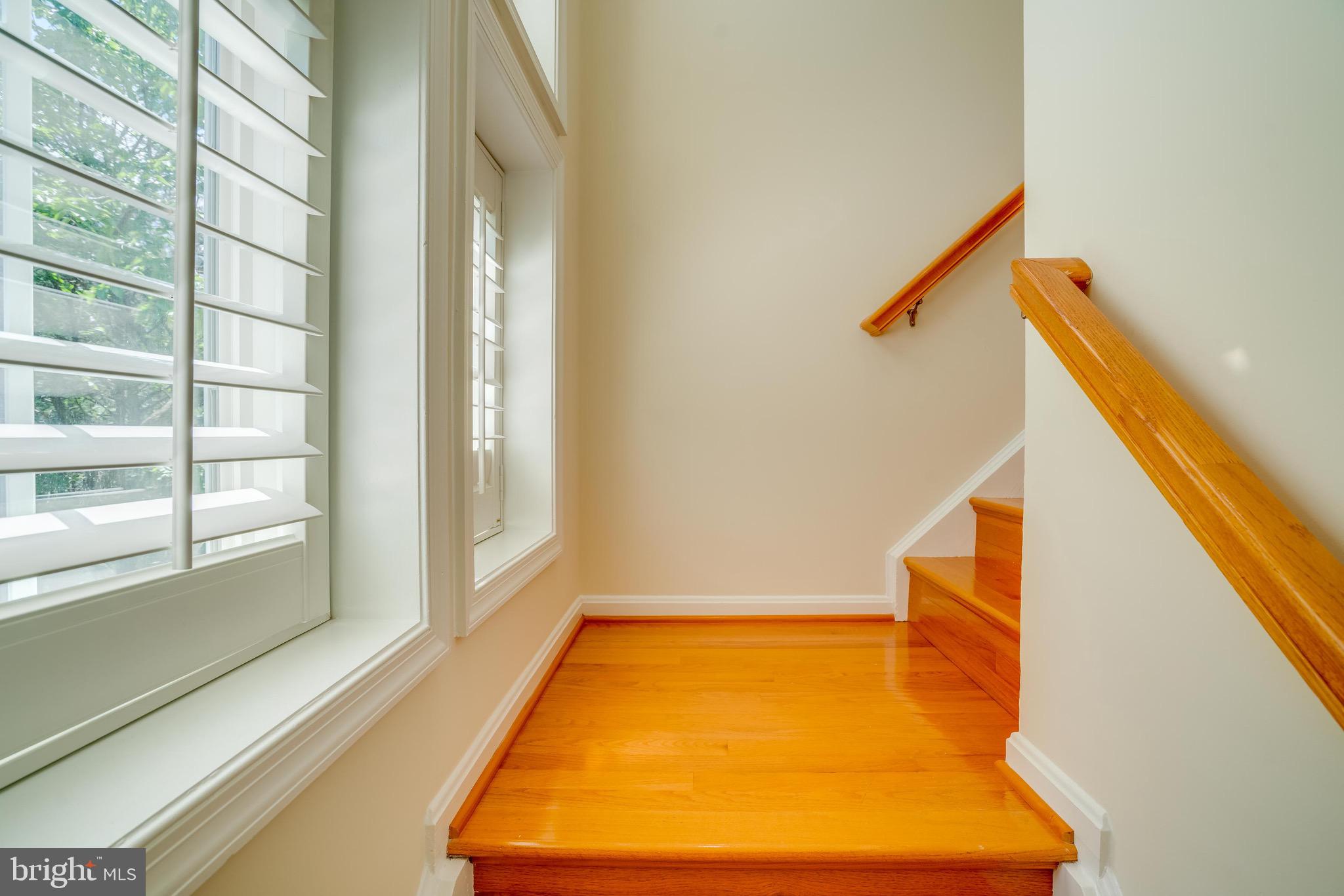 13641 Cedar Run Lane Herndon, VA 20171 - Photo 25 of 56 a view of an indoor swimming pool