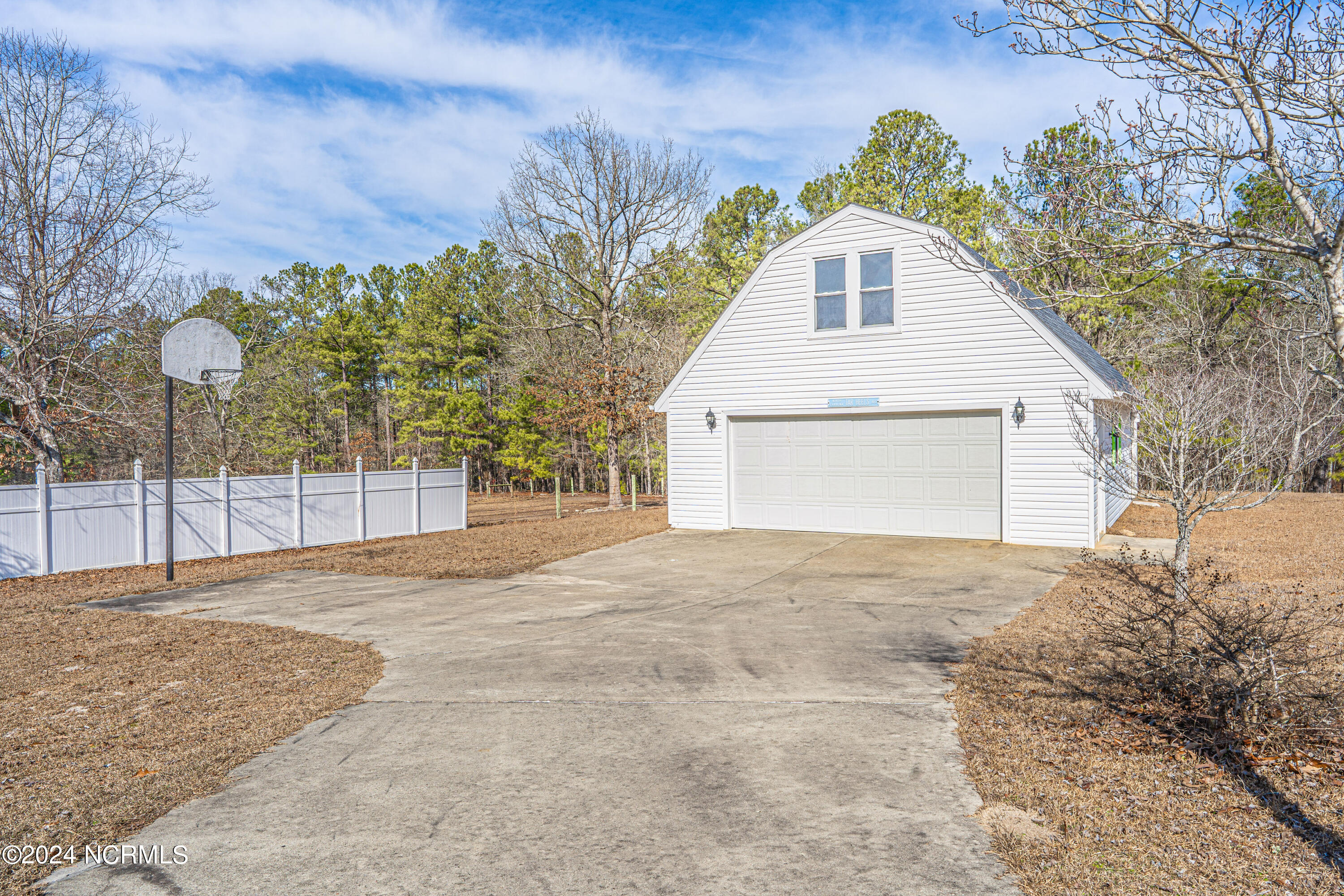 412 Pinecrest Court Road Aberdeen, NC 28315 - Photo 12 of 64 28' x 24' Detached Garage