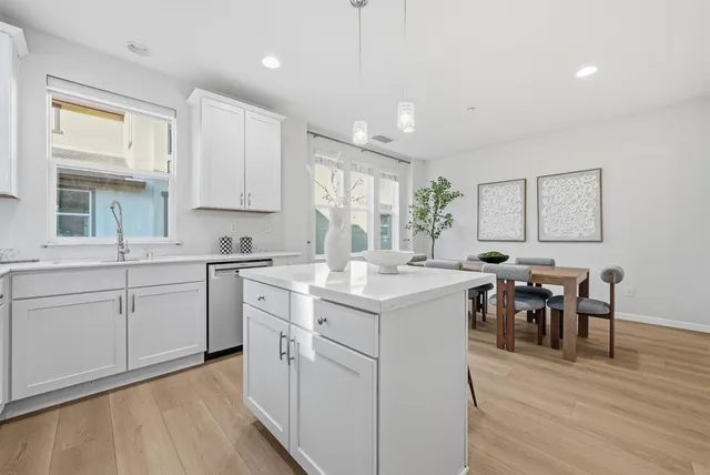 $1,399,900 | 214 Peppermint Tree Terrace, Unit 1, Sunnyvale, CA 94086