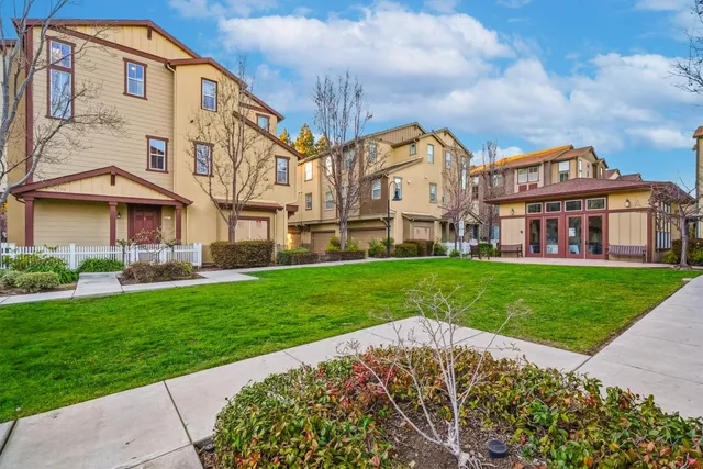 $1,399,900 | 214 Peppermint Tree Terrace, Unit 1, Sunnyvale, CA 94086