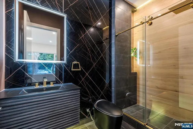 $1,775,000 | 145 Midwood Road, Glen Rock, NJ 07452