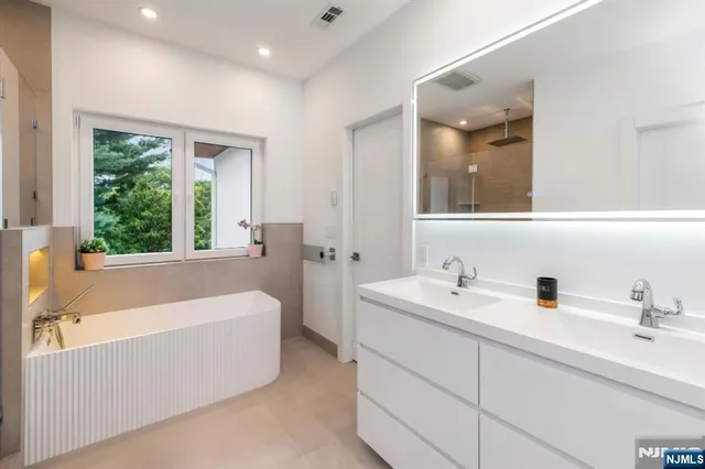 $1,775,000 | 145 Midwood Road, Glen Rock, NJ 07452