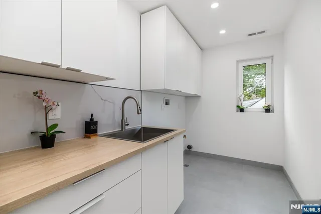 $1,775,000 | 145 Midwood Road, Glen Rock, NJ 07452