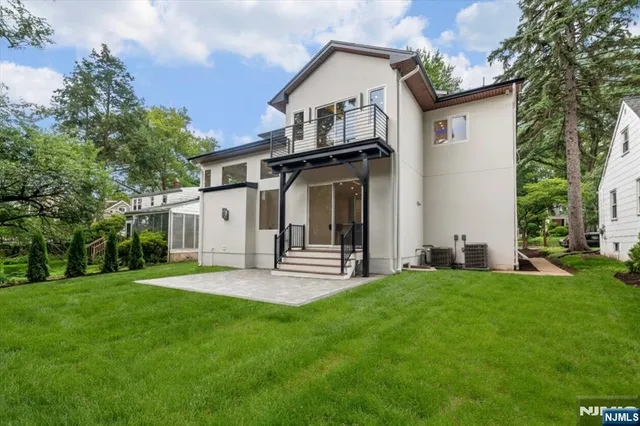 $1,775,000 | 145 Midwood Road, Glen Rock, NJ 07452