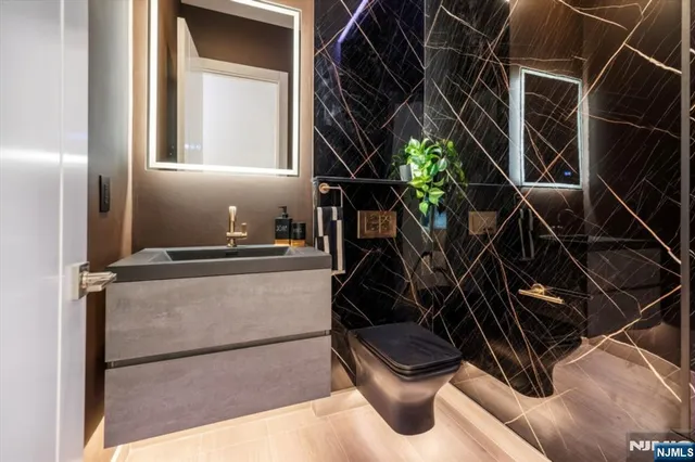 $1,775,000 | 145 Midwood Road, Glen Rock, NJ 07452