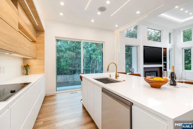 $1,775,000 | 145 Midwood Road, Glen Rock, NJ 07452