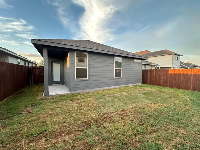 $2,000 | 1613 Edgeway Drive, Aubrey, TX 76227