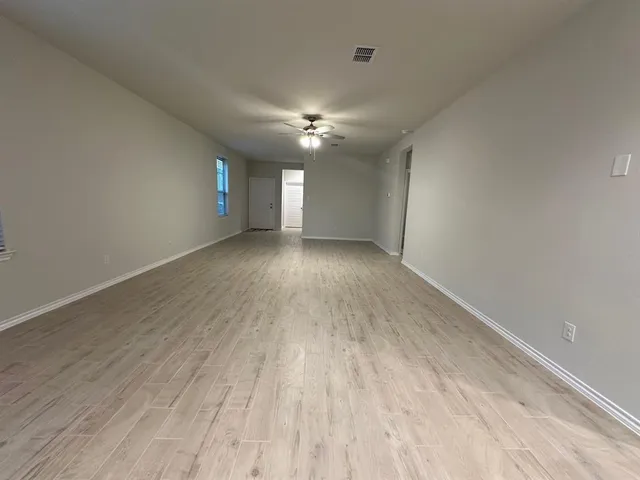 $2,000 | 1613 Edgeway Drive, Aubrey, TX 76227