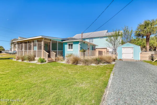 $639,000 | 101 Delaware Avenue, Carolina Beach, NC 28428