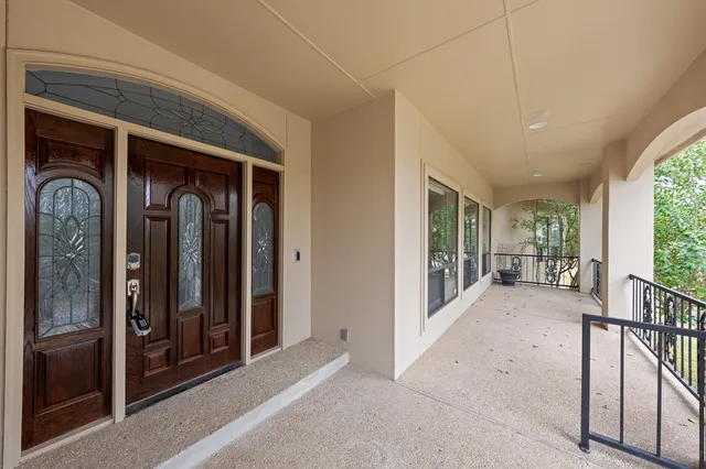 a view of a large window with an outdoor space