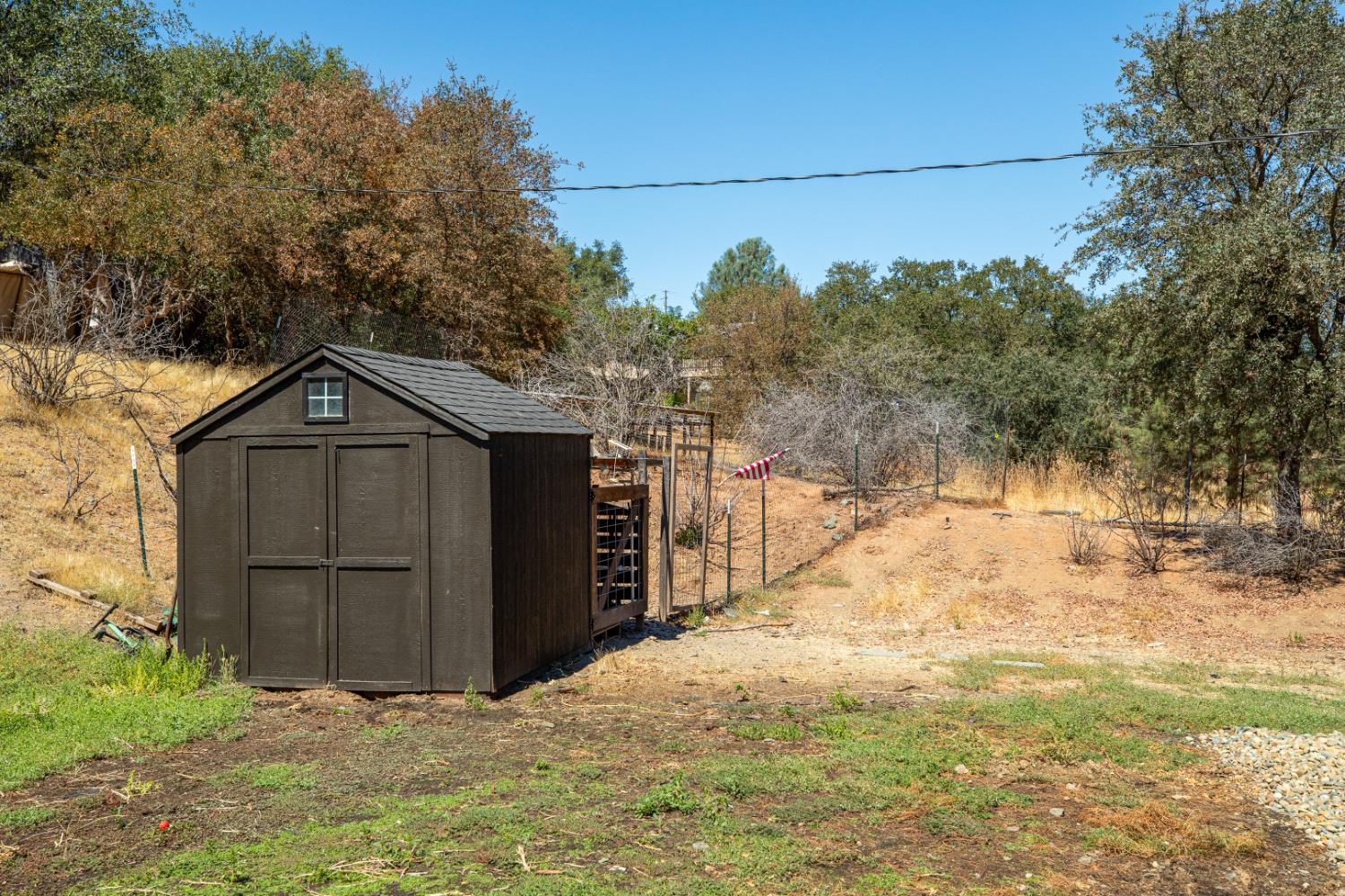 2384 Choctaw Road Copperopolis, CA 95228 - Photo 45 of 53 a backyard of a house