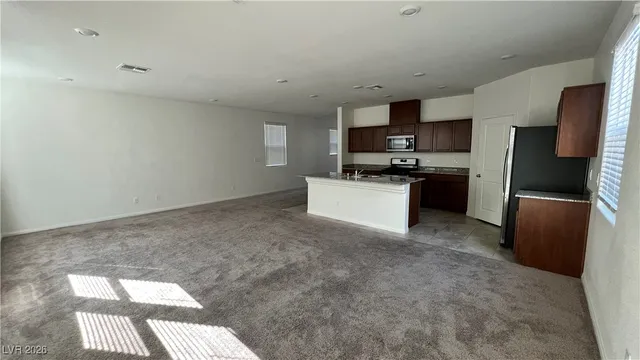 $2,595 | 8679 Glen Echo Avenue, Las Vegas, NV 89148