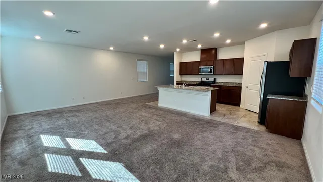 $2,595 | 8679 Glen Echo Avenue, Las Vegas, NV 89148