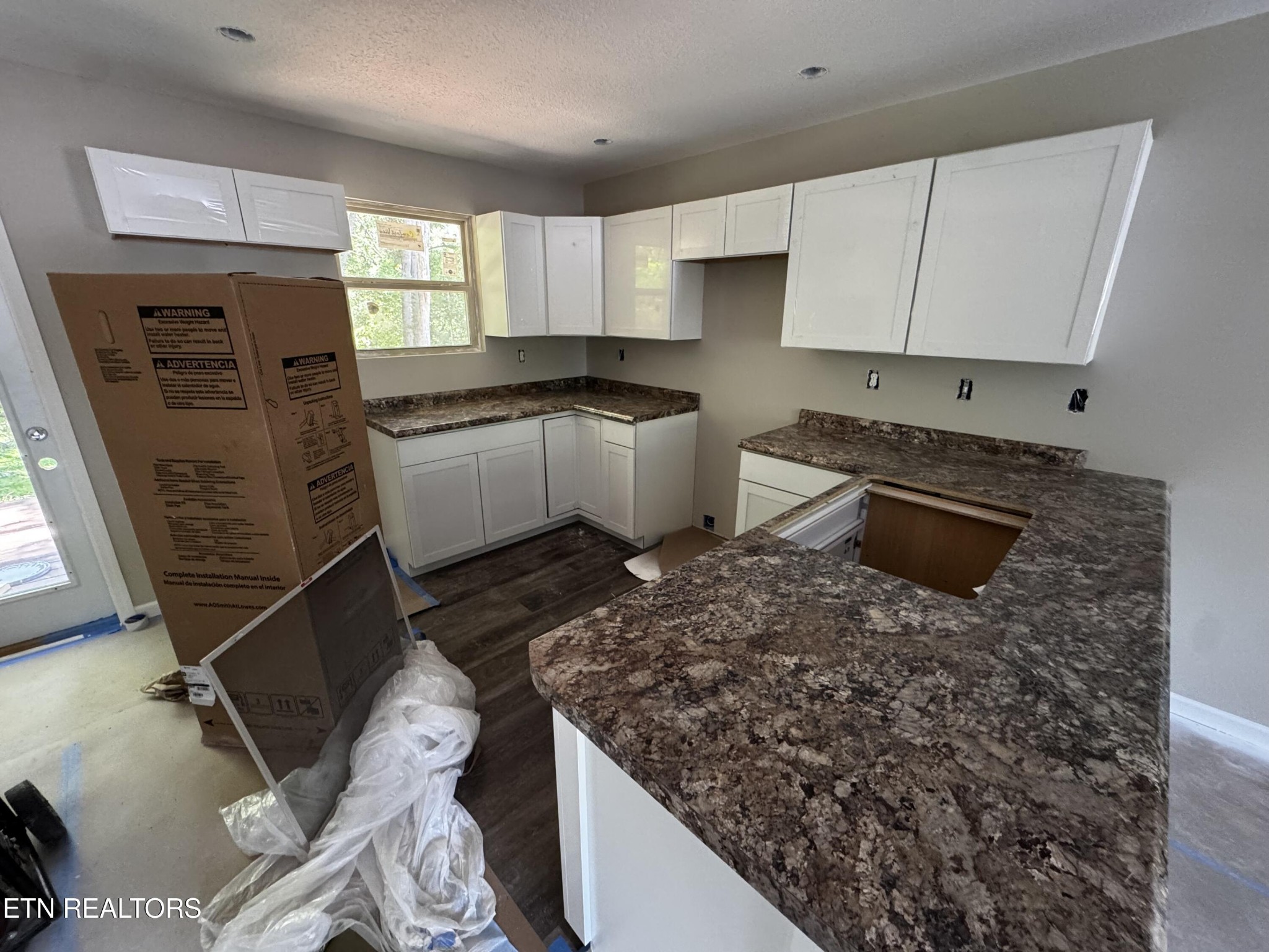 121 Jonathan Lane Oak Ridge, TN 37830 - Photo 5 of 12 Gallery Image 5