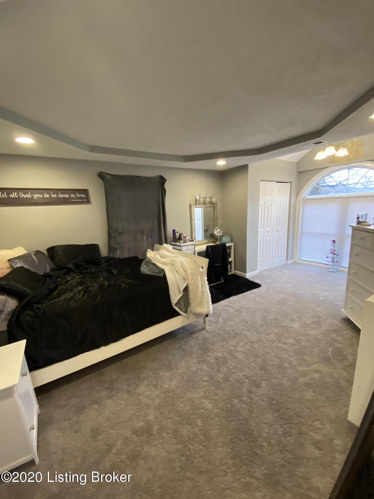 9802 Keys Ferry Road Fairdale, KY 40118 - Photo 11 of 13 IMG-8341