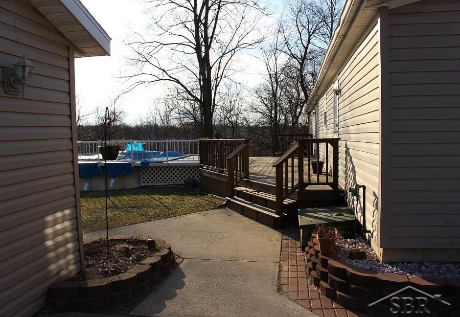 6872 Canada Road Birch Run, MI 48415 - Photo 2 of 15