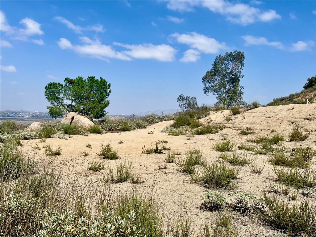 20755 Bentley Drive Perris, CA 92570 - Photo 8 of 21 a view of a snow on the top of a building