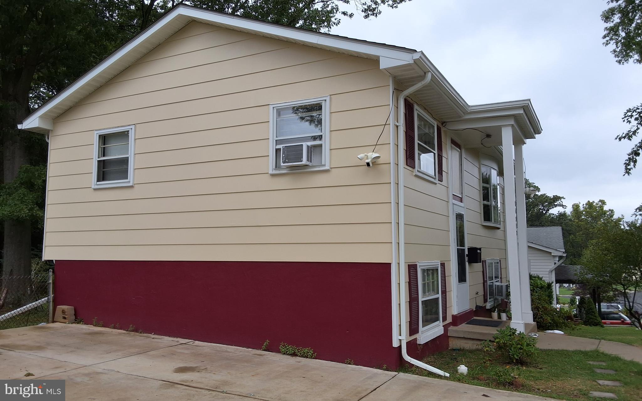 14312 Fullerton Road Woodbridge, VA 22193 - Photo 3 of 20 Gallery Image 3