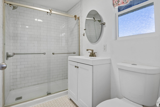 576 East 3950 North Provo, UT 84604 - Photo 37 of 47 Bathroom