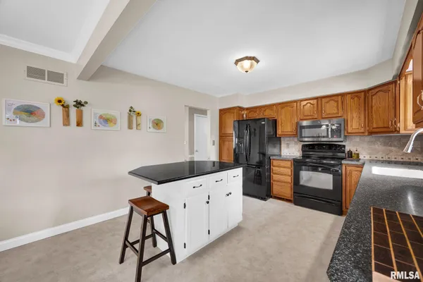 $225,000 | 1604 West Devereux Drive, Peoria, IL 61614