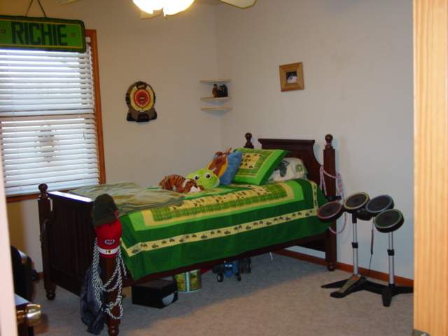 12989 Sullivan Road Emmett, MI 48022 - Photo 22 of 29 31051275-21.JPG