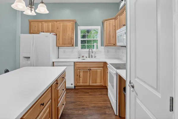 $839,000 | 360 Darwin Drive, Bertram, TX 78605