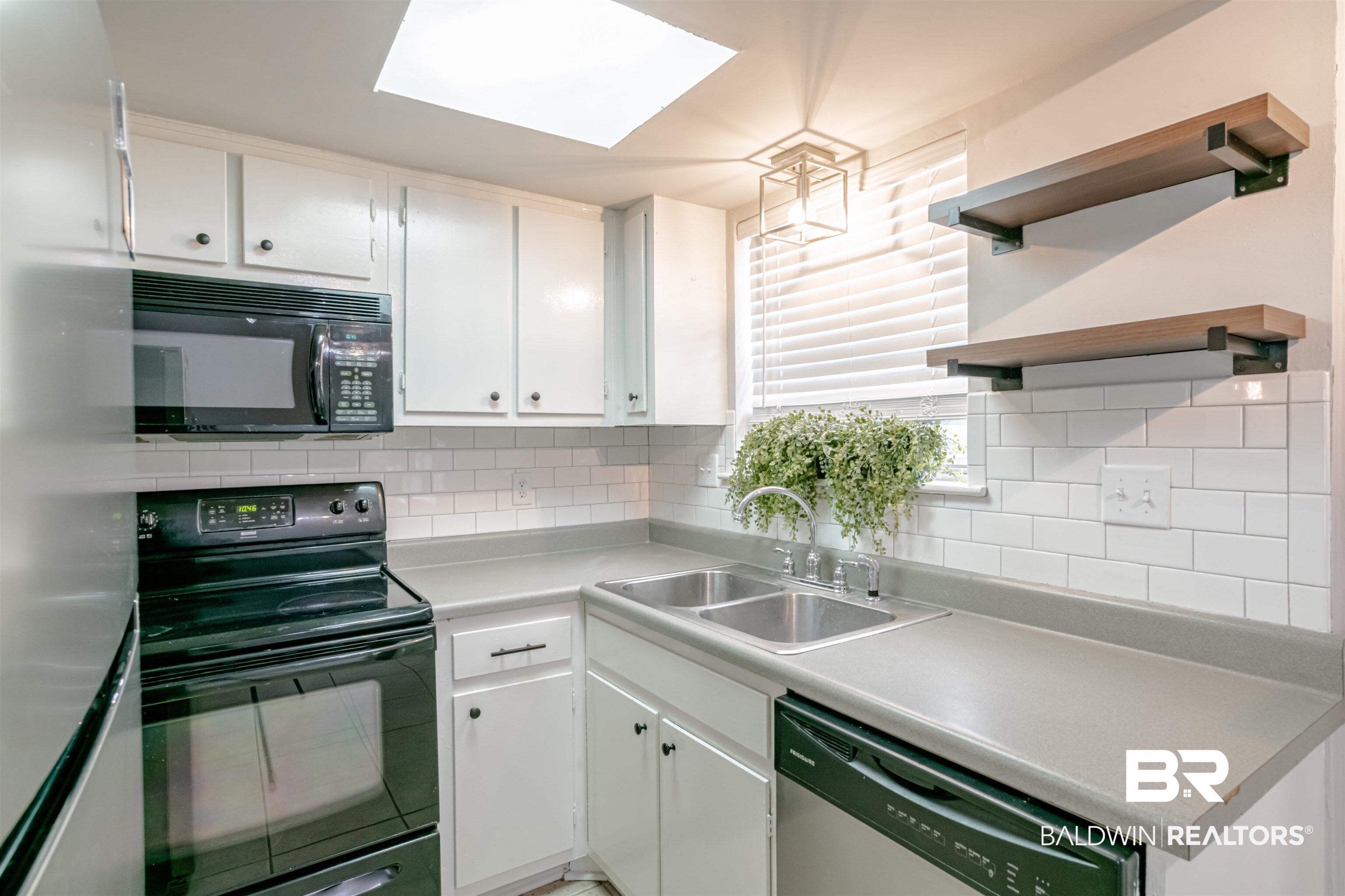 130 Du Rhu Drive, Unit J Mobile, AL 36608 - Photo 12 of 21