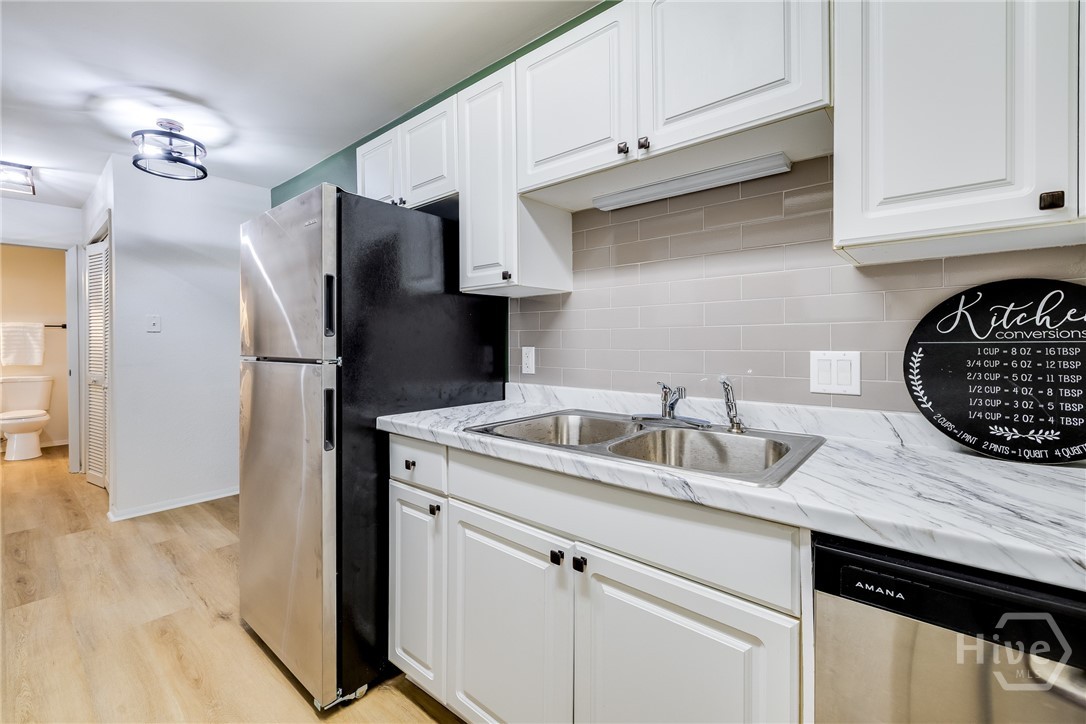 401 North Cromwell Road, Unit T5 Savannah, GA 31410 - Photo 8 of 31