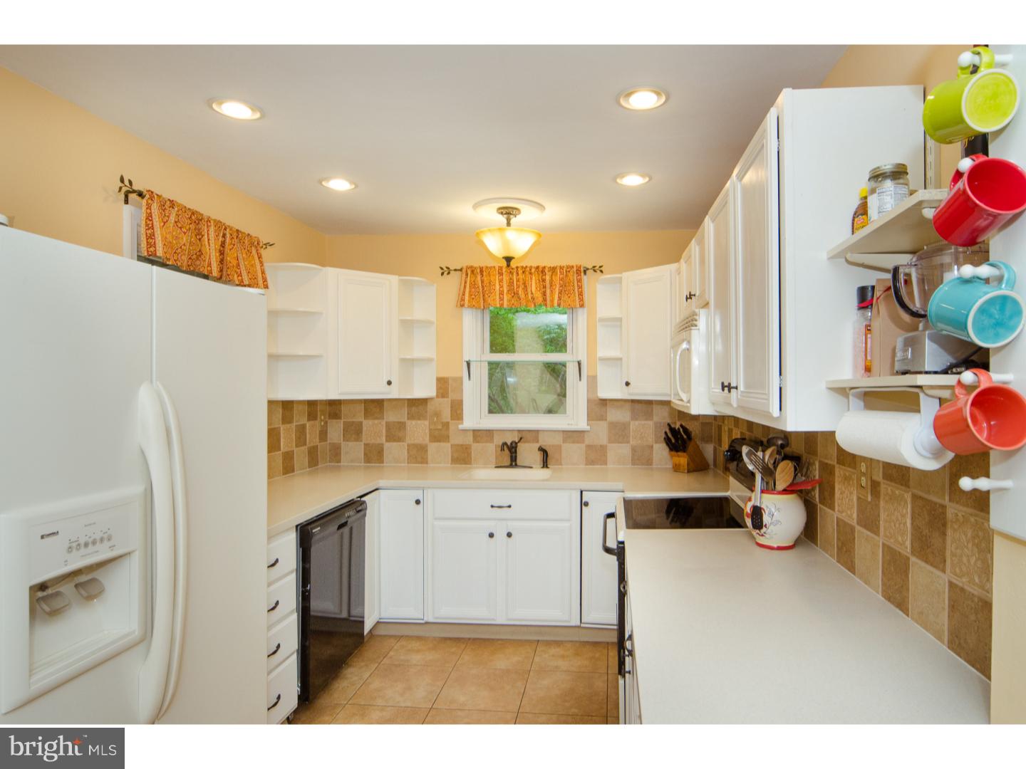 2024 Store Road Harleysville, PA 19438 - Photo 9 of 24 Kitchen