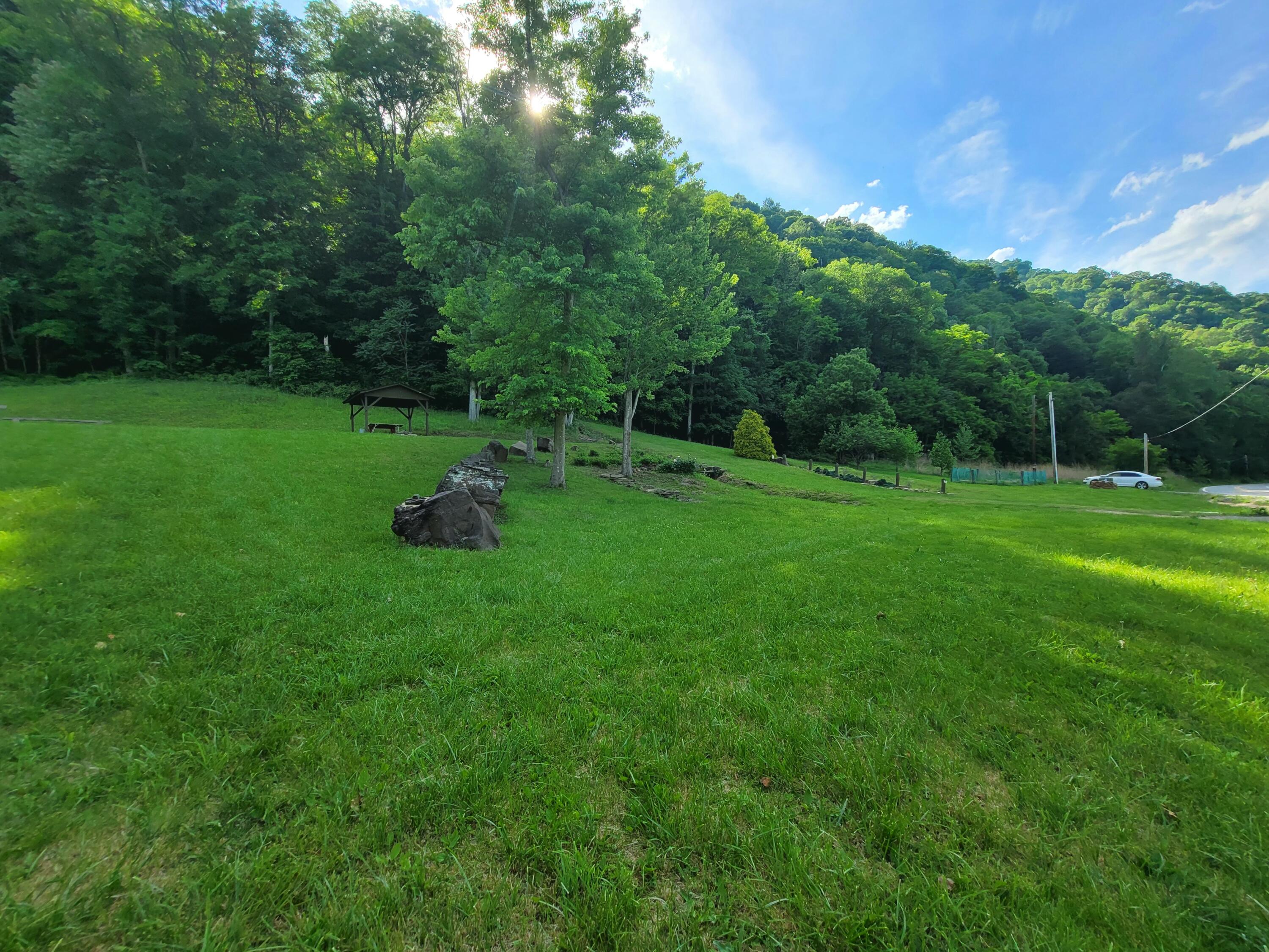 1353 New River Road Hinton, WV 25951 - Photo 22 of 35 20260519_171308