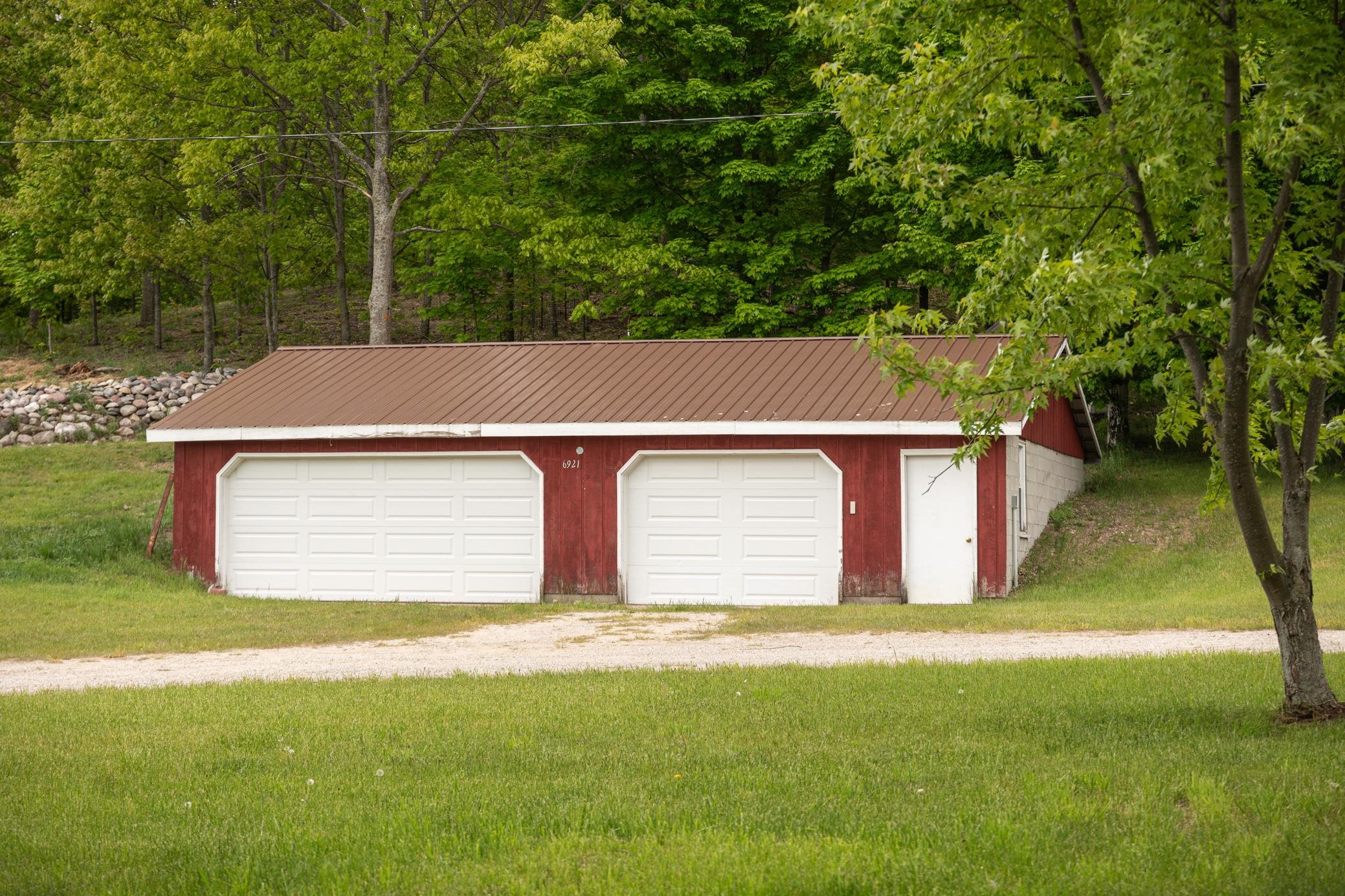 6921 Cram Road Williamsburg, MI 49690 - Photo 9 of 43