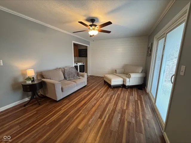 $295,000 | 950 Cottonwood Drive, Columbus, IN 47203