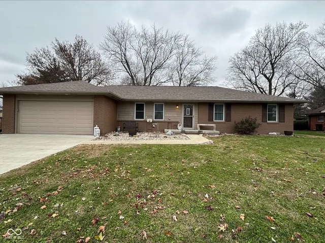 $295,000 | 950 Cottonwood Drive, Columbus, IN 47203