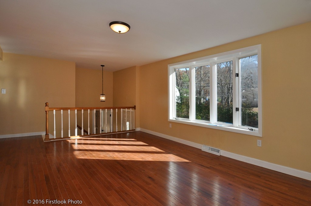 181 Roland Street Cumberland, RI 02864 - Photo 5 of 30 Gallery Image 5