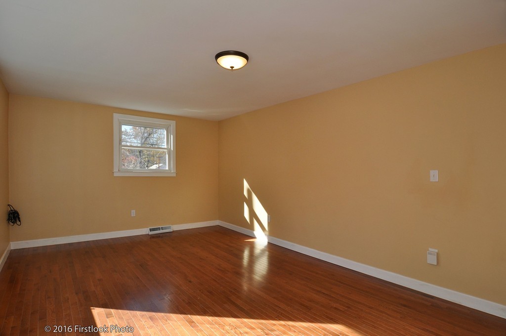 181 Roland Street Cumberland, RI 02864 - Photo 6 of 30 Gallery Image 6
