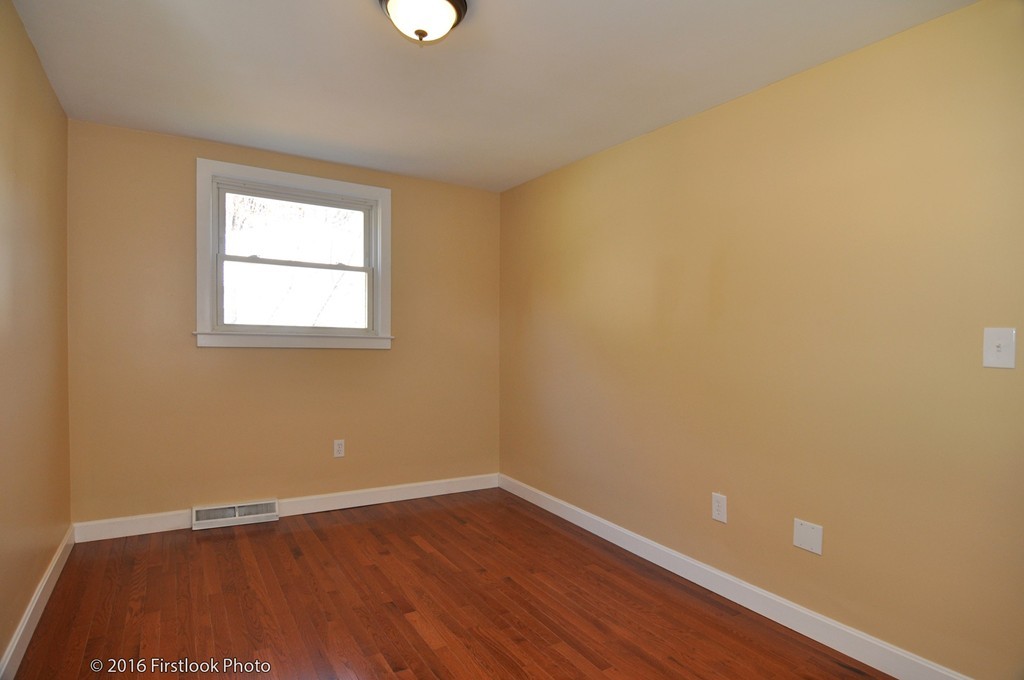 181 Roland Street Cumberland, RI 02864 - Photo 8 of 30 Gallery Image 8