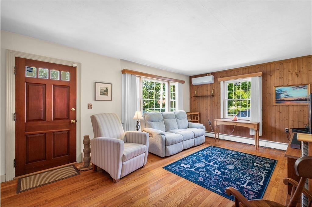 19 Middle Road Amesbury, MA 01913 - Photo 14 of 42 Gallery Image 14