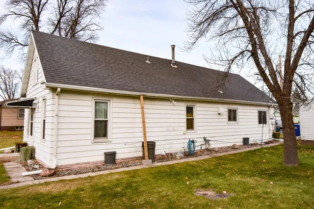 $145,000 | 103 1st Street Northeast, Dilworth, MN 56529