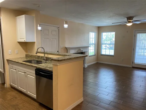 $1,500 | 5600 Devonbriar Way, Unit 206, Orlando, FL 32822