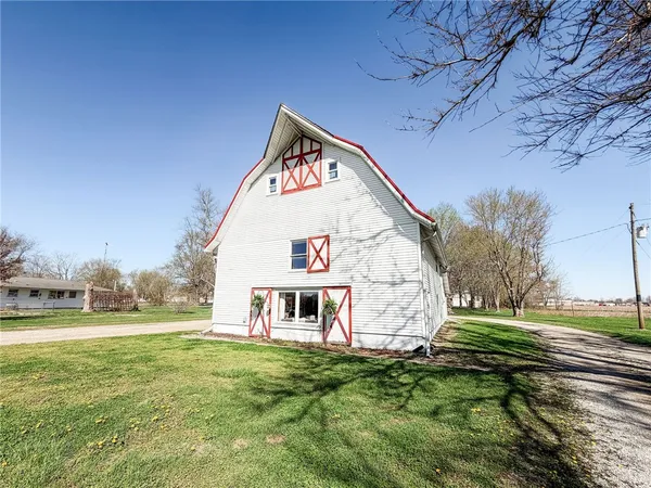 $179,900 | 1504 East Main Street, Casey, IL 62420