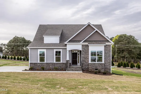 $590,458 | 75 Ausban Rdg Lane, Four Oaks, NC 27524