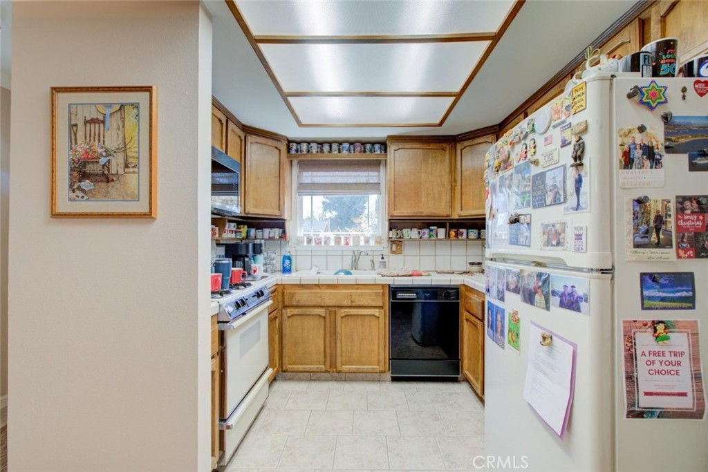 1625 Sheldon Drive Modesto, CA 95350 - Photo 4 of 53