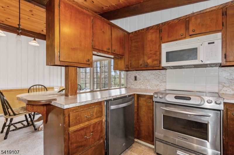 6 Partridge Trail Kinnelon, NJ 07405 - Photo 12 of 37